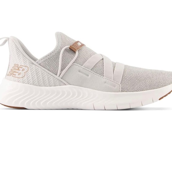 New Balance Women's Beaya V1 Slip-On Running Shoe - Picture 6 of 6